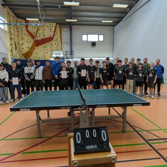 Pamina Schulzentrum kämpft tapfer beim Regionalentscheid Jugend trainiert für Olympia Tischtennis